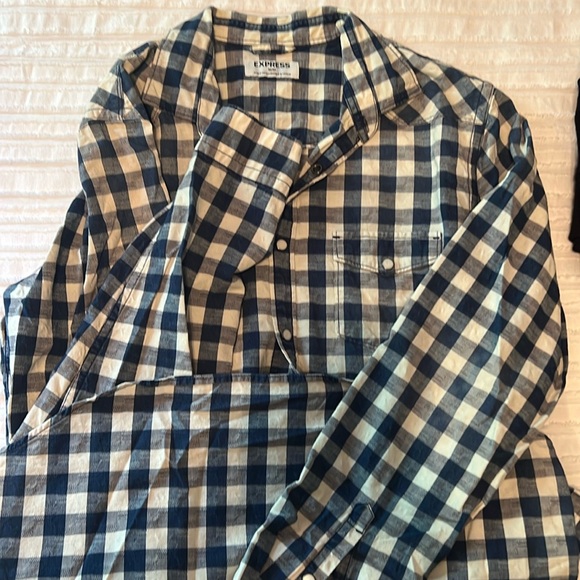 Mens button up - Picture 1 of 1